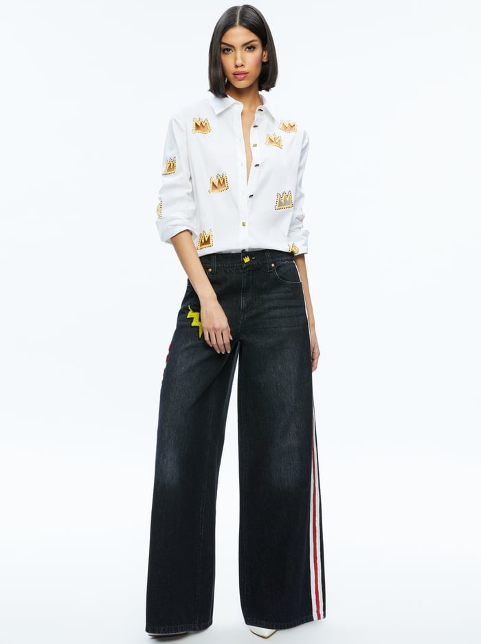 A+O X BASQUIAT FINELY EMBELLISHED BUTTON DOWN - OFF WHITE MULTI image 2 - Alice And Olivia