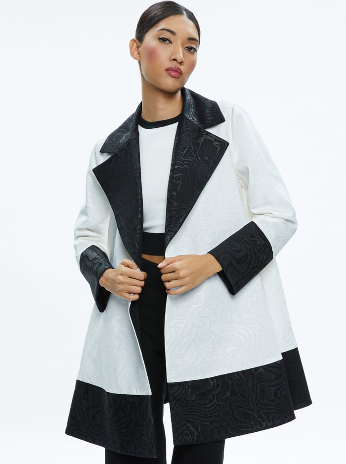 PAOLA SWING COAT WITH BORDER DETAIL - OFF WHITE/BLACK - Alice And Olivia