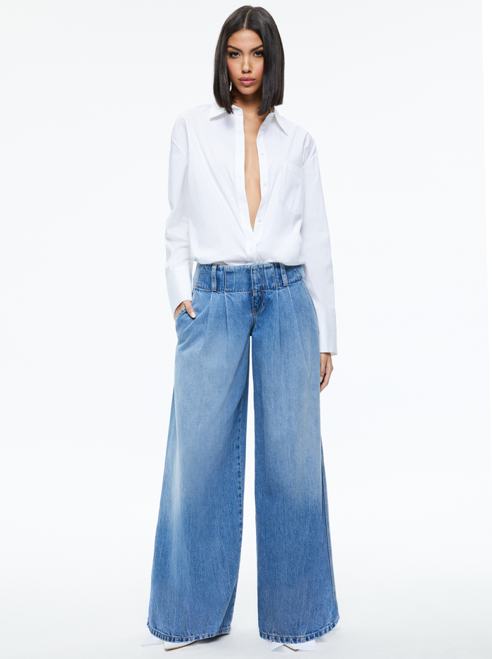 ANDERS LOW RISE PLEATED JEAN - GEORGIA VINTAGE BLUE image 2 - Alice And Olivia