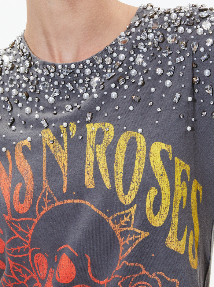 MICAH EMBELLLISHED CROPPED MUSCLE TANK - GUNS N ROSES image 3 - Alice And Olivia