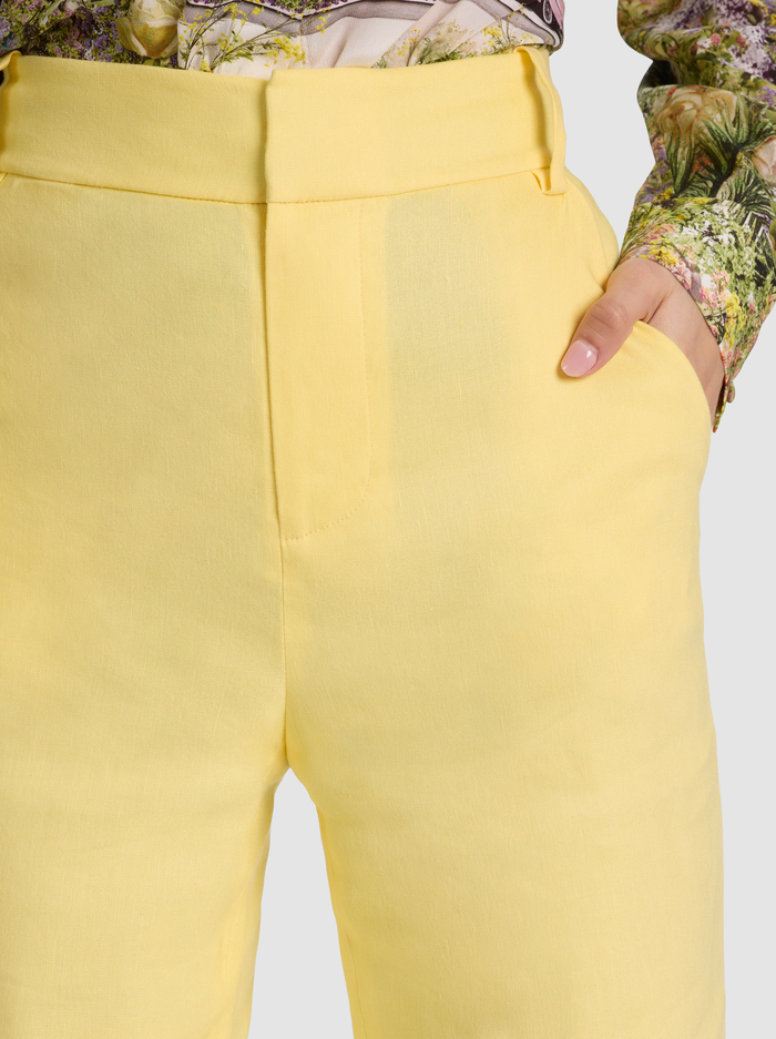 LULA LINEN FLARE PANT - BUTTER image 3 - ALICE + OLIVIA