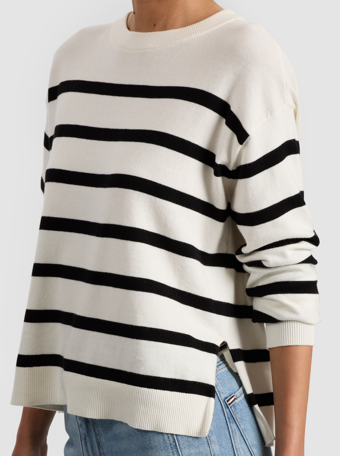 PATTERSON EASY PULLOVER - SOFT WHITE/BLACK image 3 - Alice And Olivia