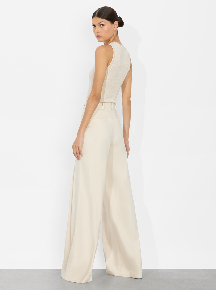 SIMON TROUSER - OATMEAL image 2 - Alice And Olivia