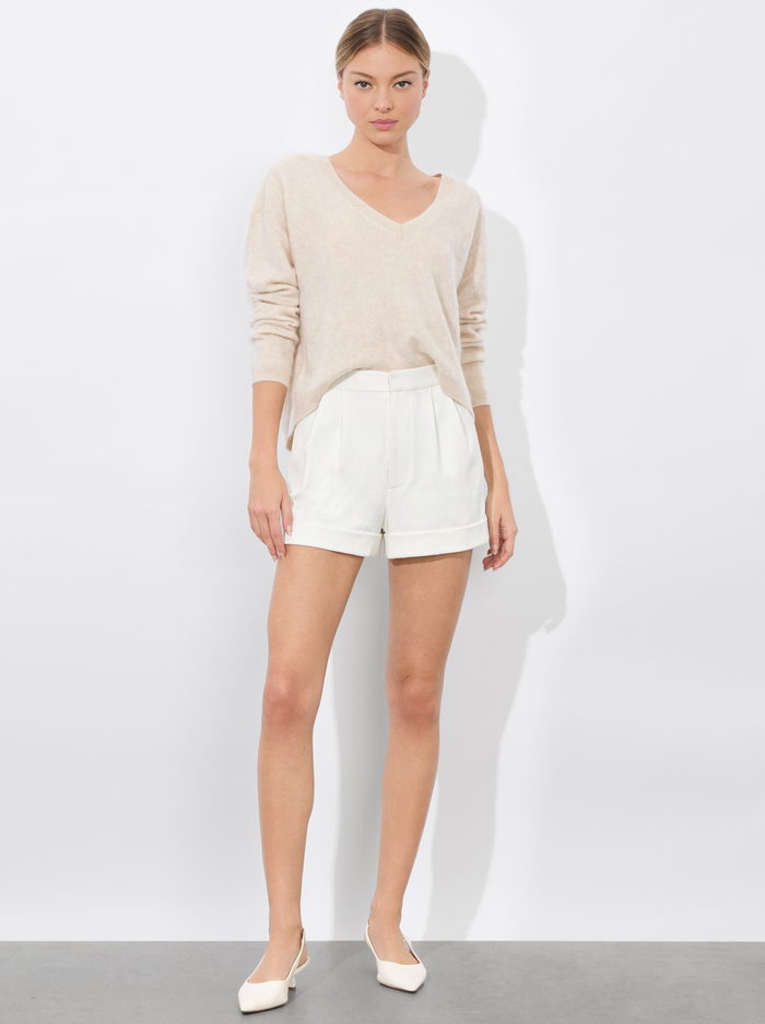 CONRY CUFF SHORT - OFF WHITE image 4 - Alice And Olivia