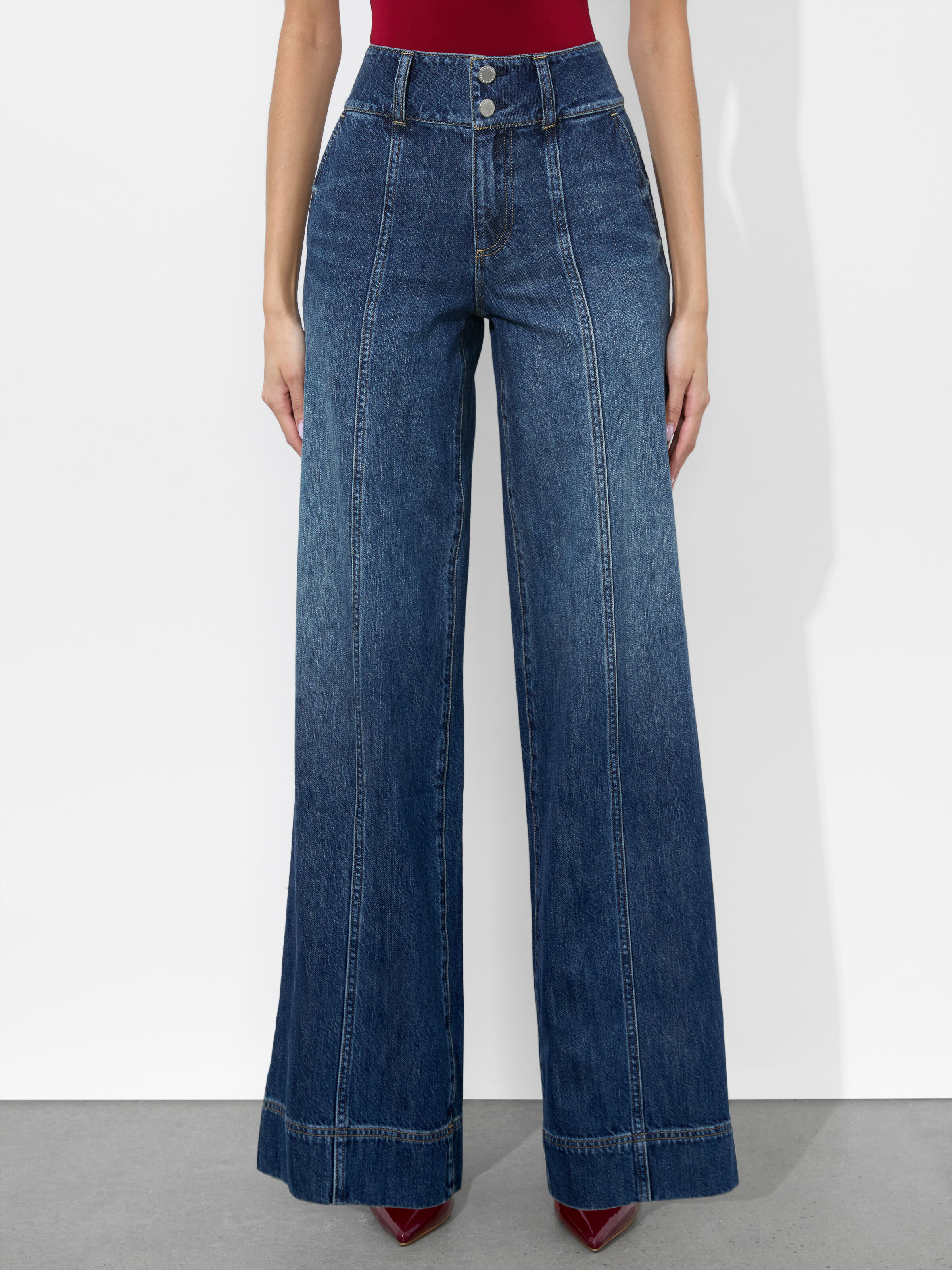 人気海外ブランドアイテム｜ファッション通販 Abilene Cuffed Jean In Lola Blue | Alice + Olivia スーツ・フォーマル・ドレス