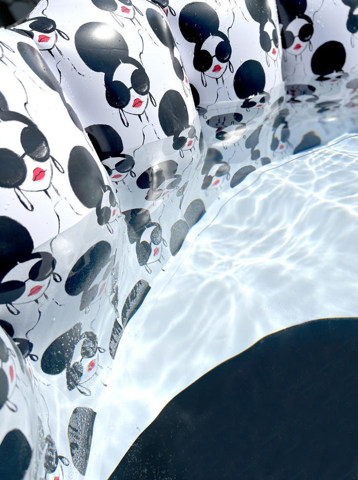 MINNIDIP X AO TUFTED POOL - MULTI image 5 - Alice And Olivia