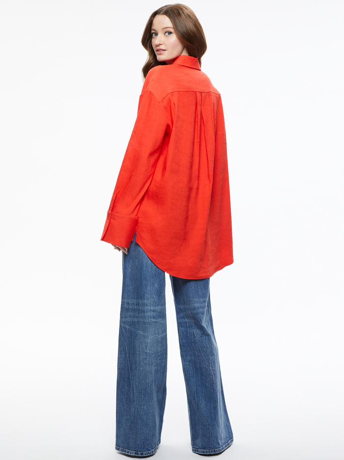 FINELY OVERSIZED LINEN BUTTON DOWN SHIRT - CHILI PEPPER image 2 - Alice And Olivia