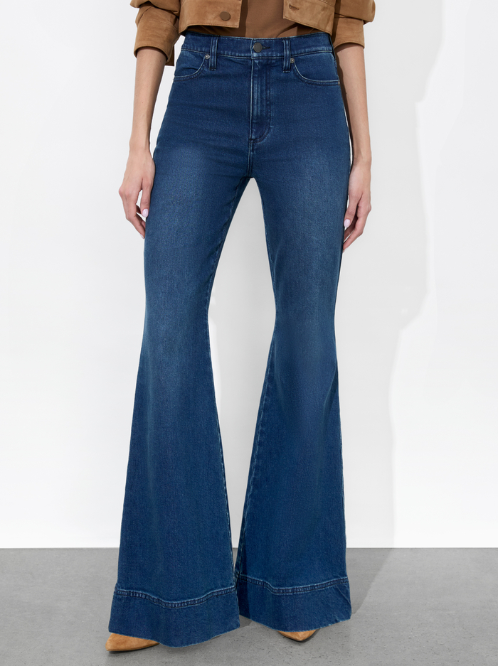 BEAUTIFUL BELL JEAN - LOVE TRAIN - Alice And Olivia