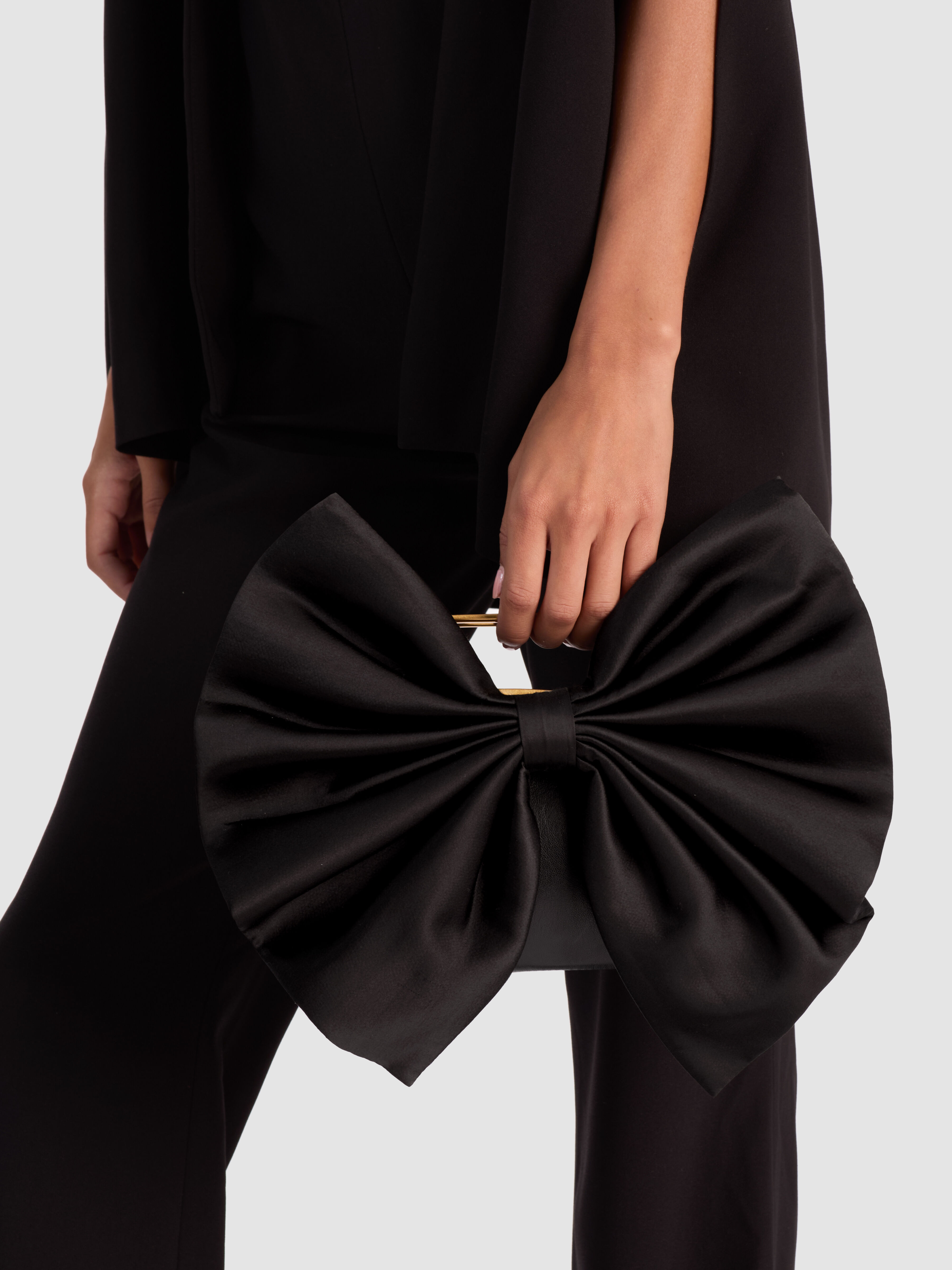 Raven Bow Bag In Black | Alice + Olivia