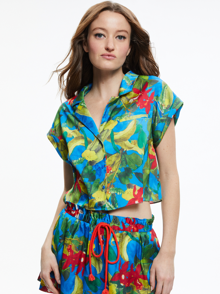 MILANO SHORT SLEEVE WORK SHIRT - TROPICAL SUNRISE SAPPHIRE - Alice And Olivia