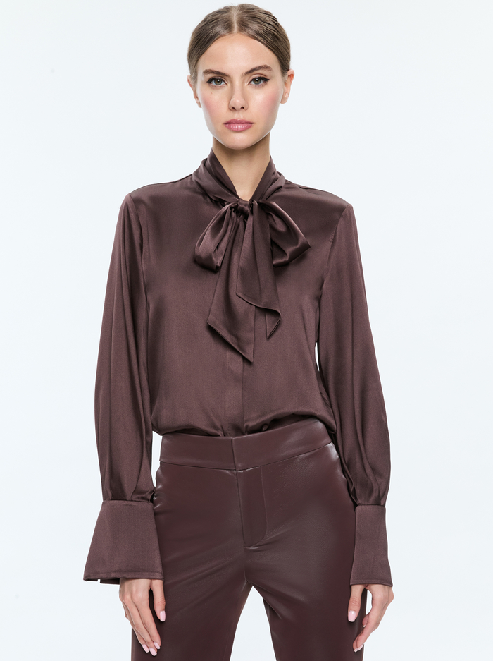 LLOYD BUTTON DOWN - ESPRESSO - Alice And Olivia