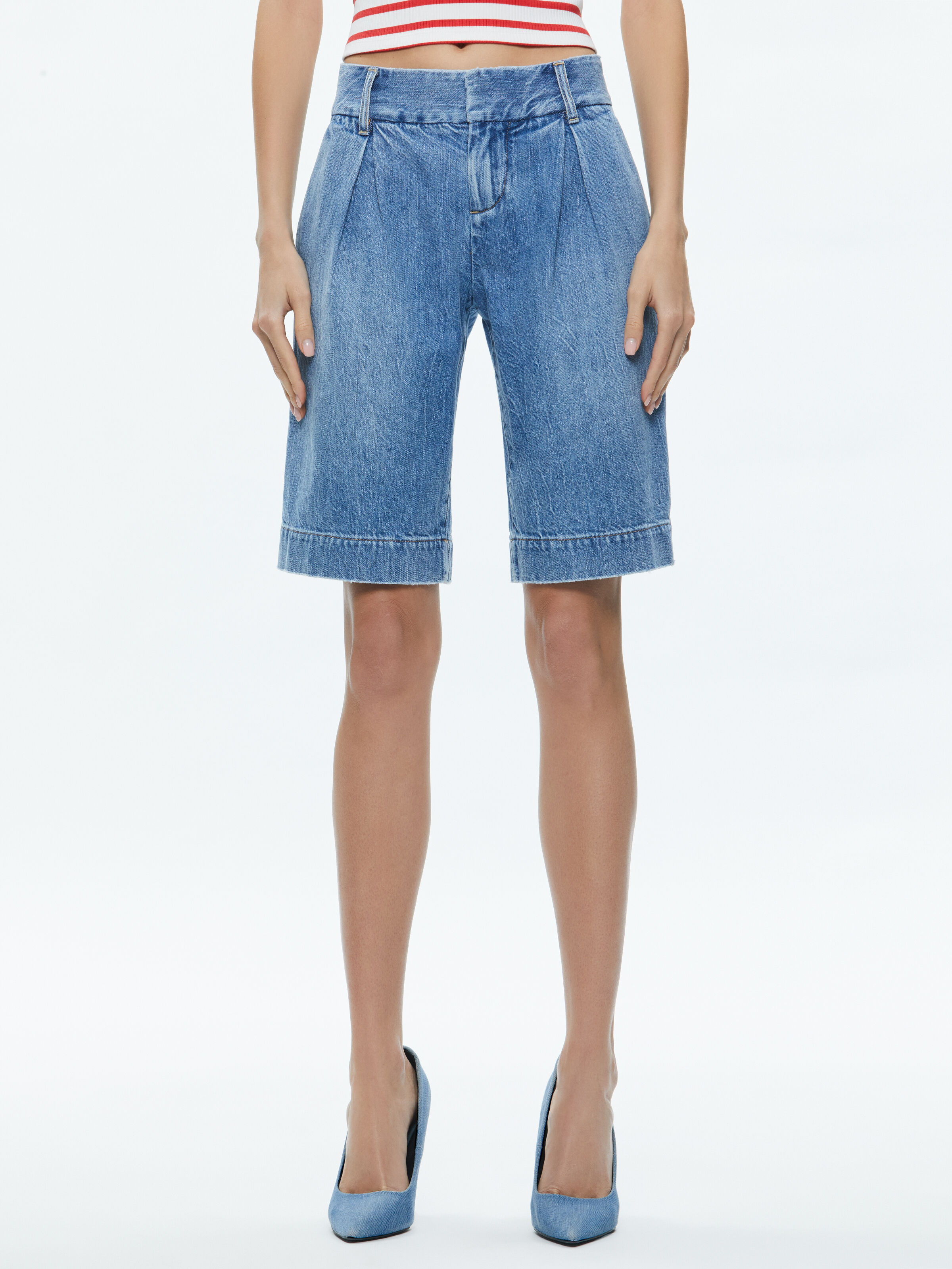 Eric Low Rise Bermuda Short In Georgia Vintage Blue Alice Olivia