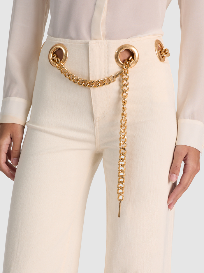 JASPER CHAIN BELT JEAN - OFF WHITE image 3 - ALICE + OLIVIA
