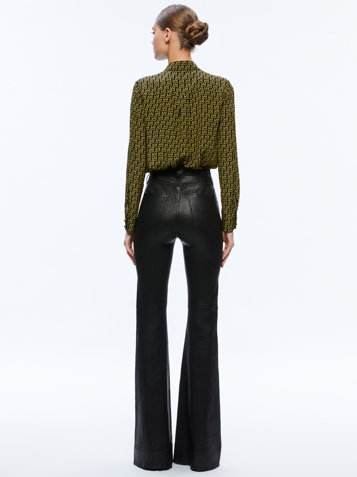A+O X BASQUIAT WILLA PLACKET TOP - KING PLEASURE image 1 - Alice And Olivia