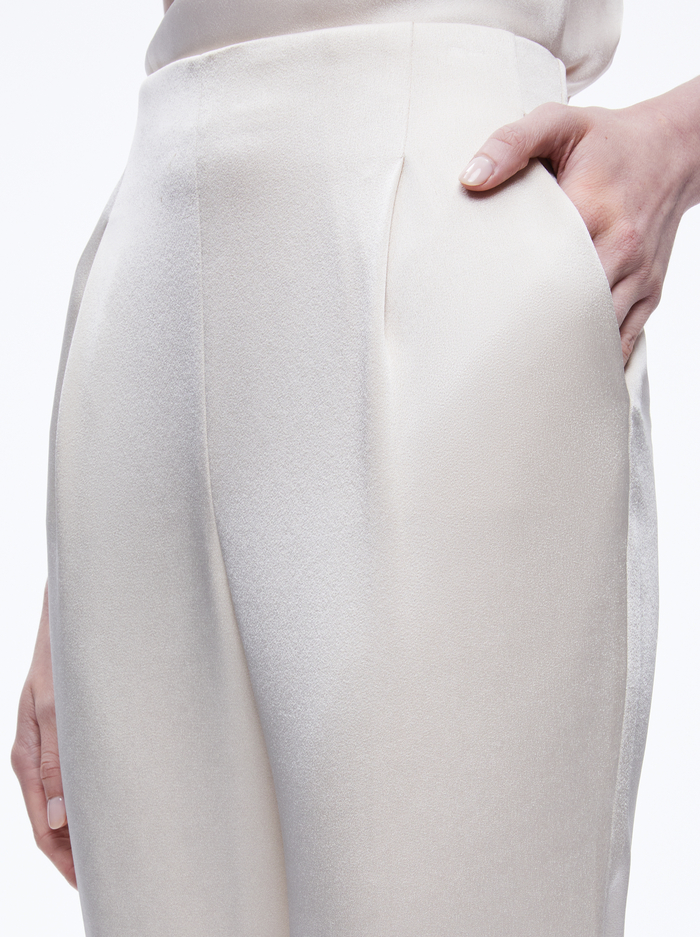 JESSIE SLIM PANT - CHAMPAGNE image 3 - Alice And Olivia