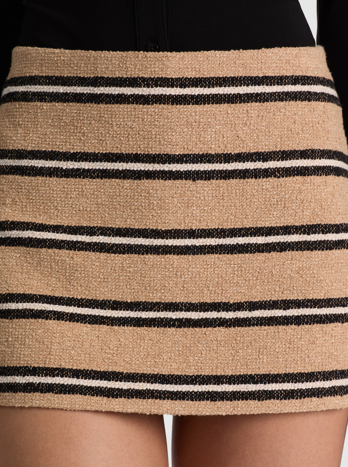 MACE MINI SKORT - BEACH DAY STRIPE SM image 3 - ALICE + OLIVIA