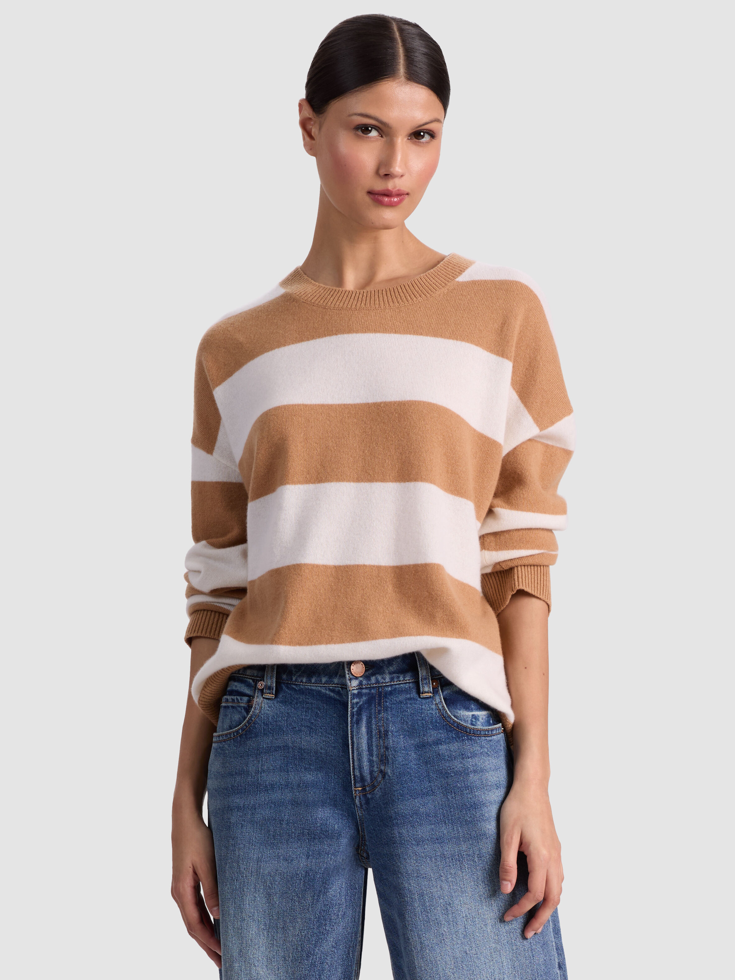 LAURA CASHMERE PULLOVER in PRALINE/ECRU | ALICE + OLIVIA