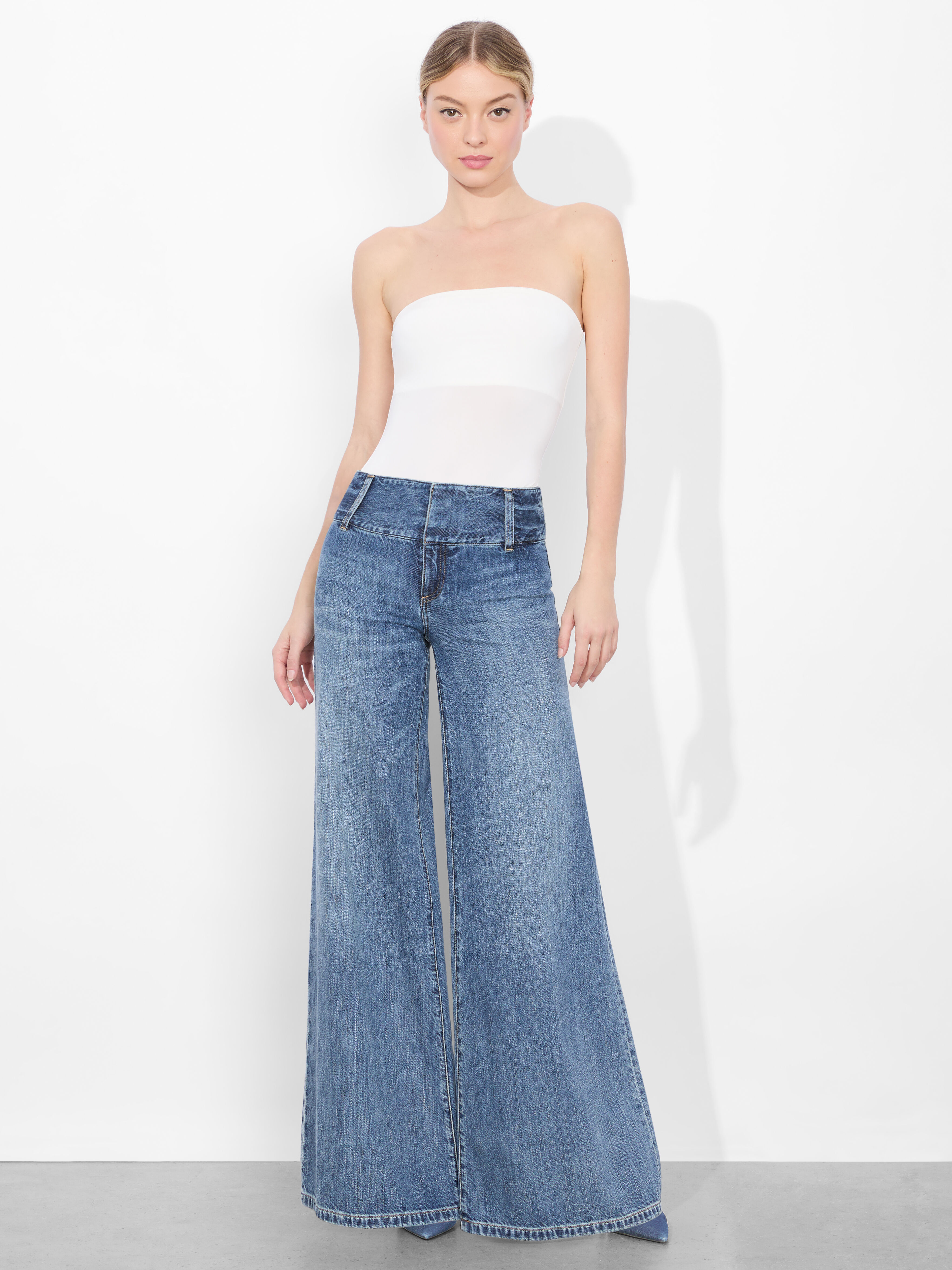 Double Waist Cool Jean In Brooklyn Blue | Alice + Olivia
