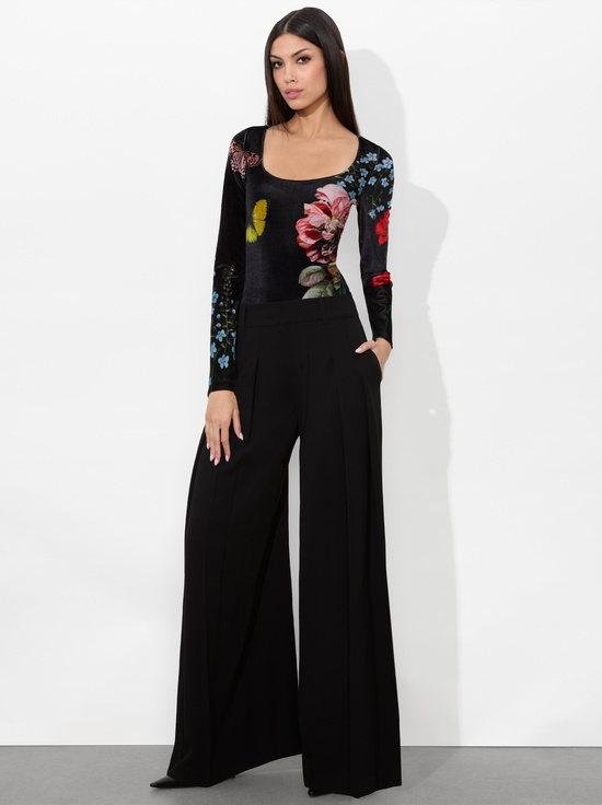 IN THE WIND FLORAL-DELAINA VELVET TOP