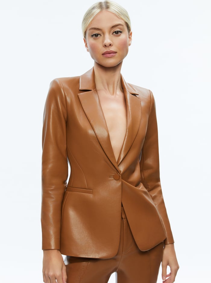 MACEY FITTED VEGAN LEATHER BLAZER - CAMEL - Alice And Olivia