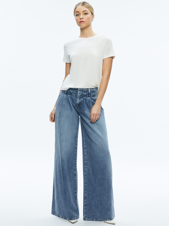 PERFECT TEE - OFF WHITE image 2 - Alice And Olivia