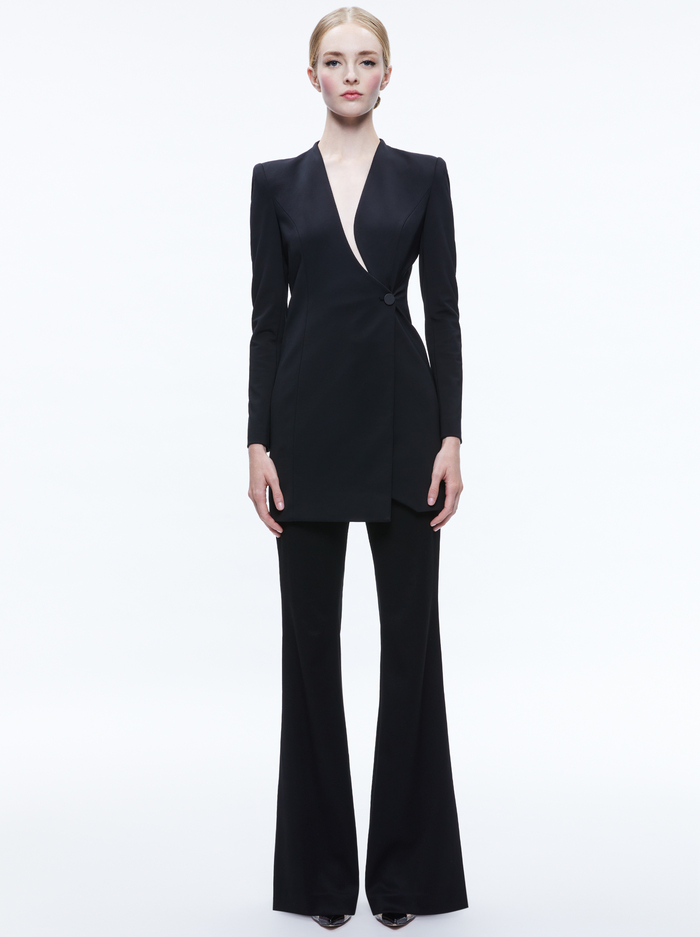 LUCIEN CURVED V-NECK FITTED BLAZER - BLACK image 4 - Alice And Olivia