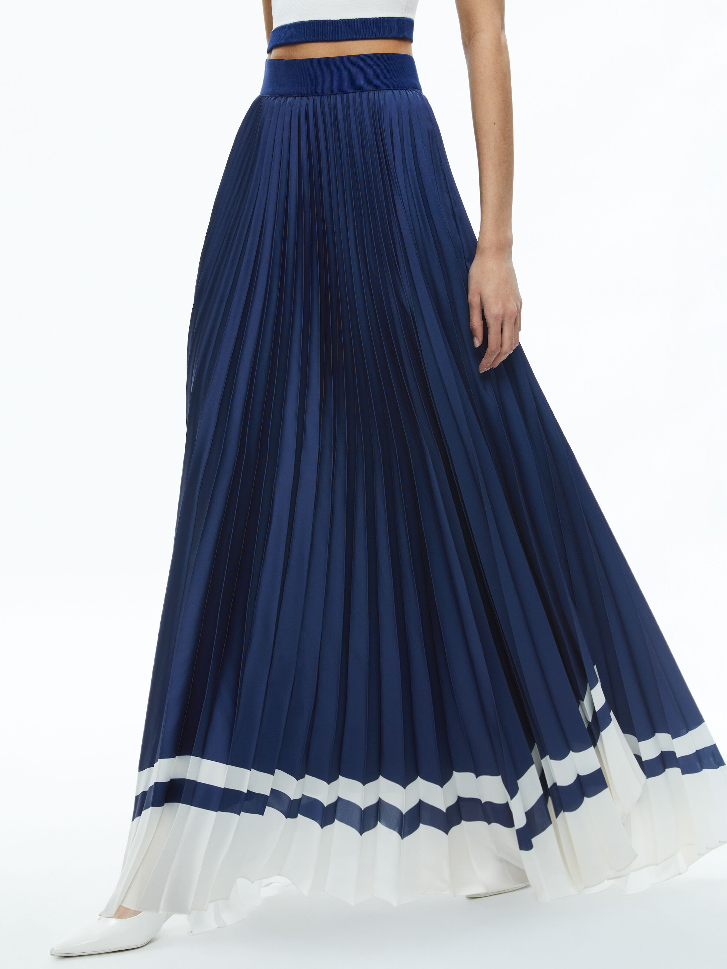 White pleated on sale skirt maxi