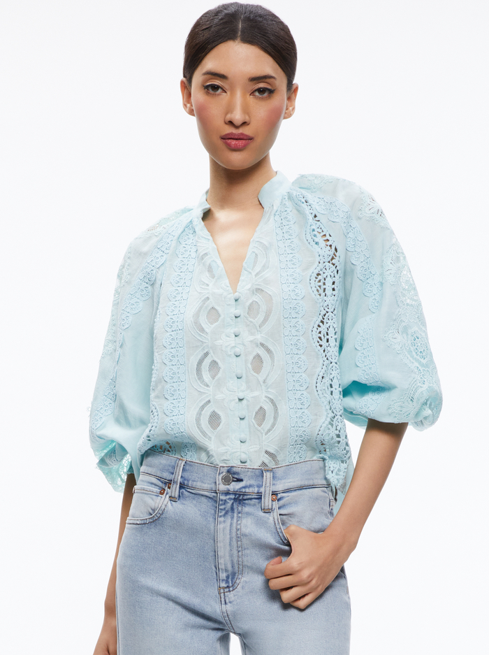 LESSIE EMBROIDERED BLOUSON SLEEVE BUTTON FRONT BLOUSE - JULEP - Alice And Olivia