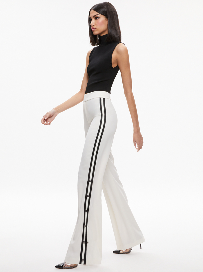 JC SIDE SNAP WIDE LEG PANT - ECRU/BLACK image 4 - Alice And Olivia