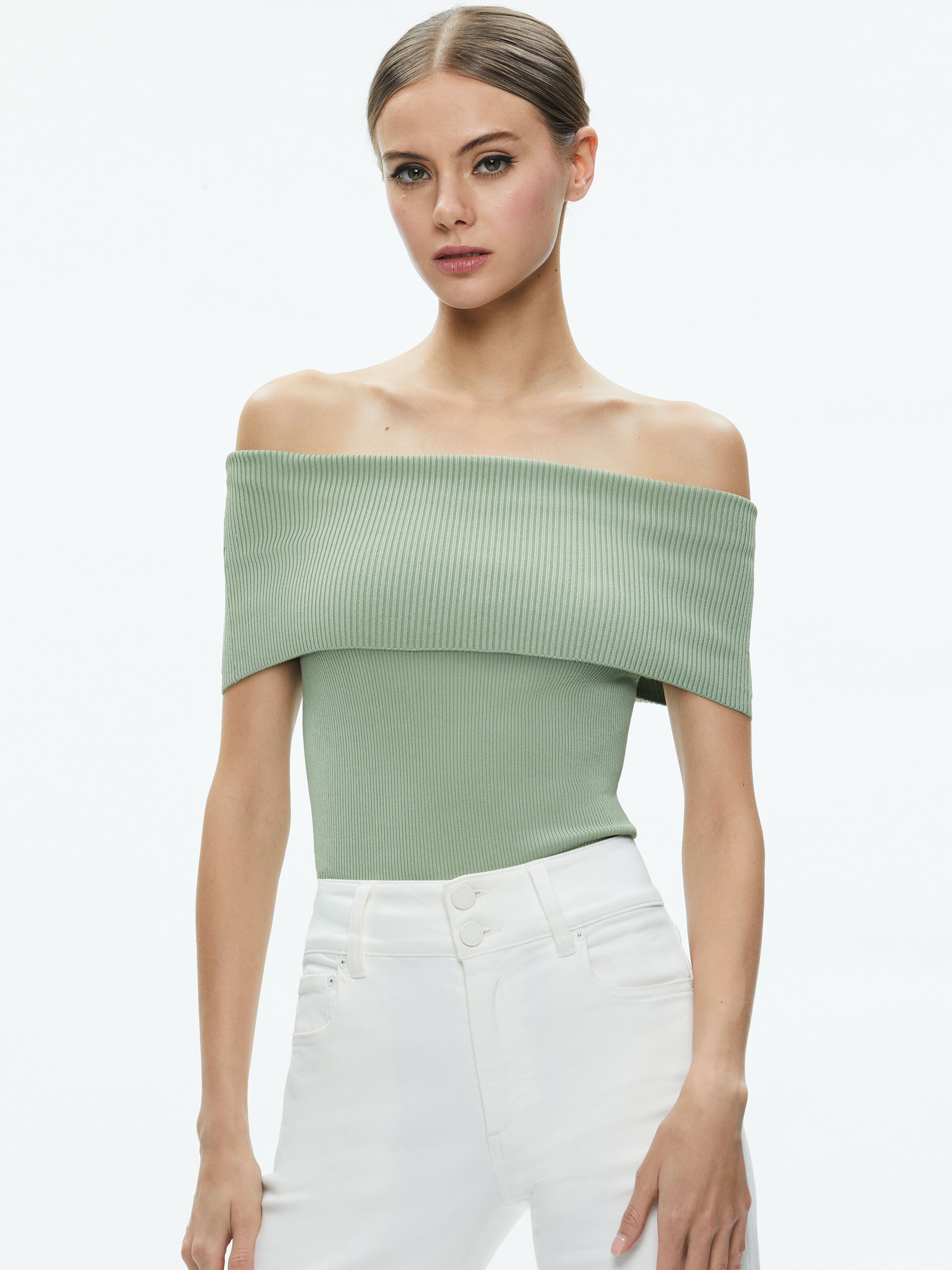 Dolan Pullover In Sage | Alice + Olivia