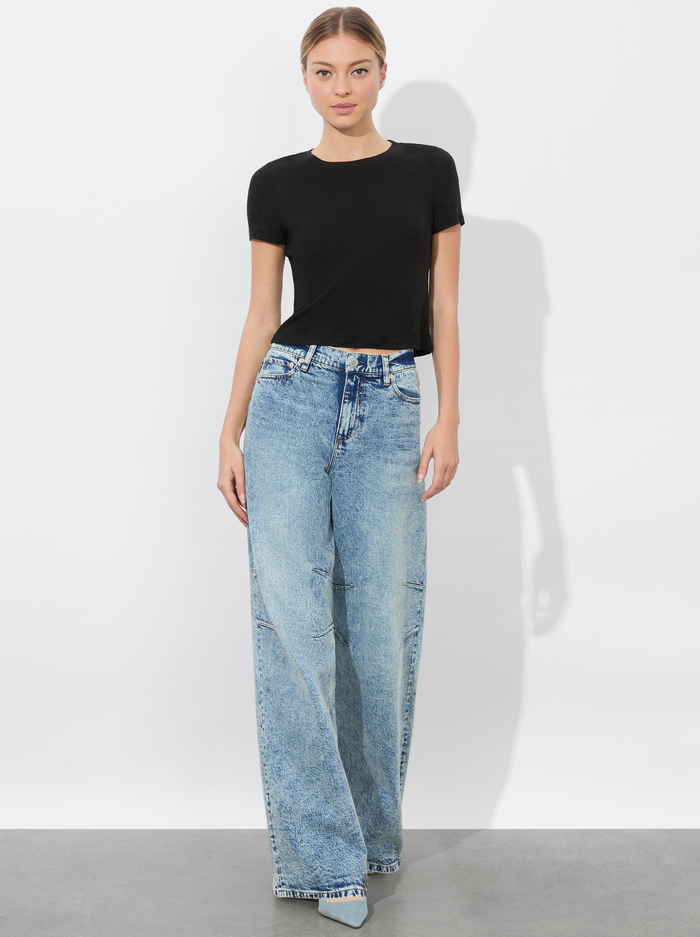 CINDY CROPPED LINEN TEE - BLACK image 4 - Alice And Olivia