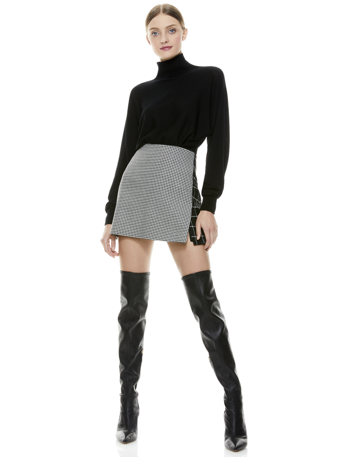DIA CROPPED SWEATER - BLACK image 4 - Alice And Olivia