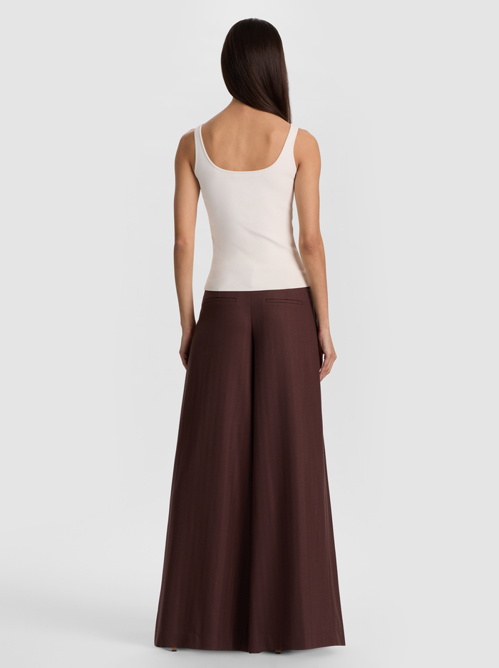 DARYN SCULPTING TANK - SOFT WHITE image 2 - ALICE + OLIVIA