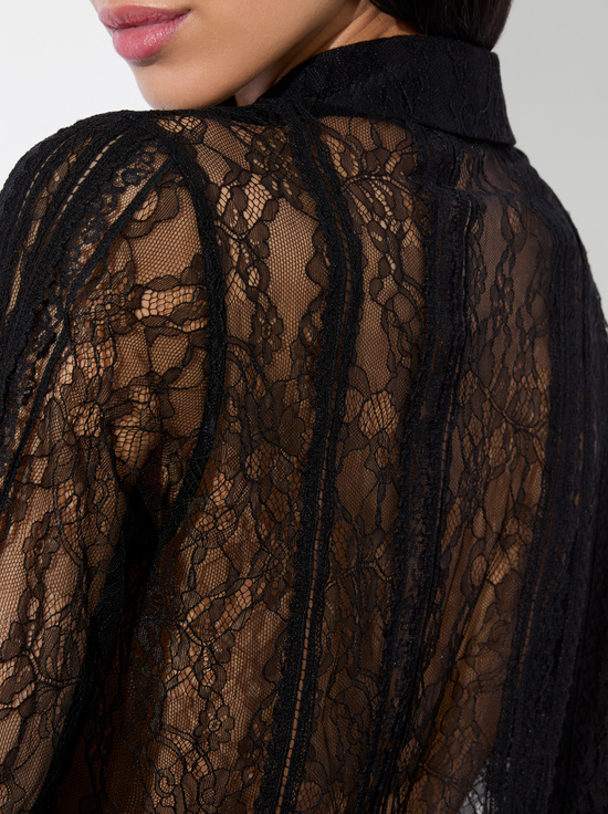 BLACK-WILLA LACE TOP