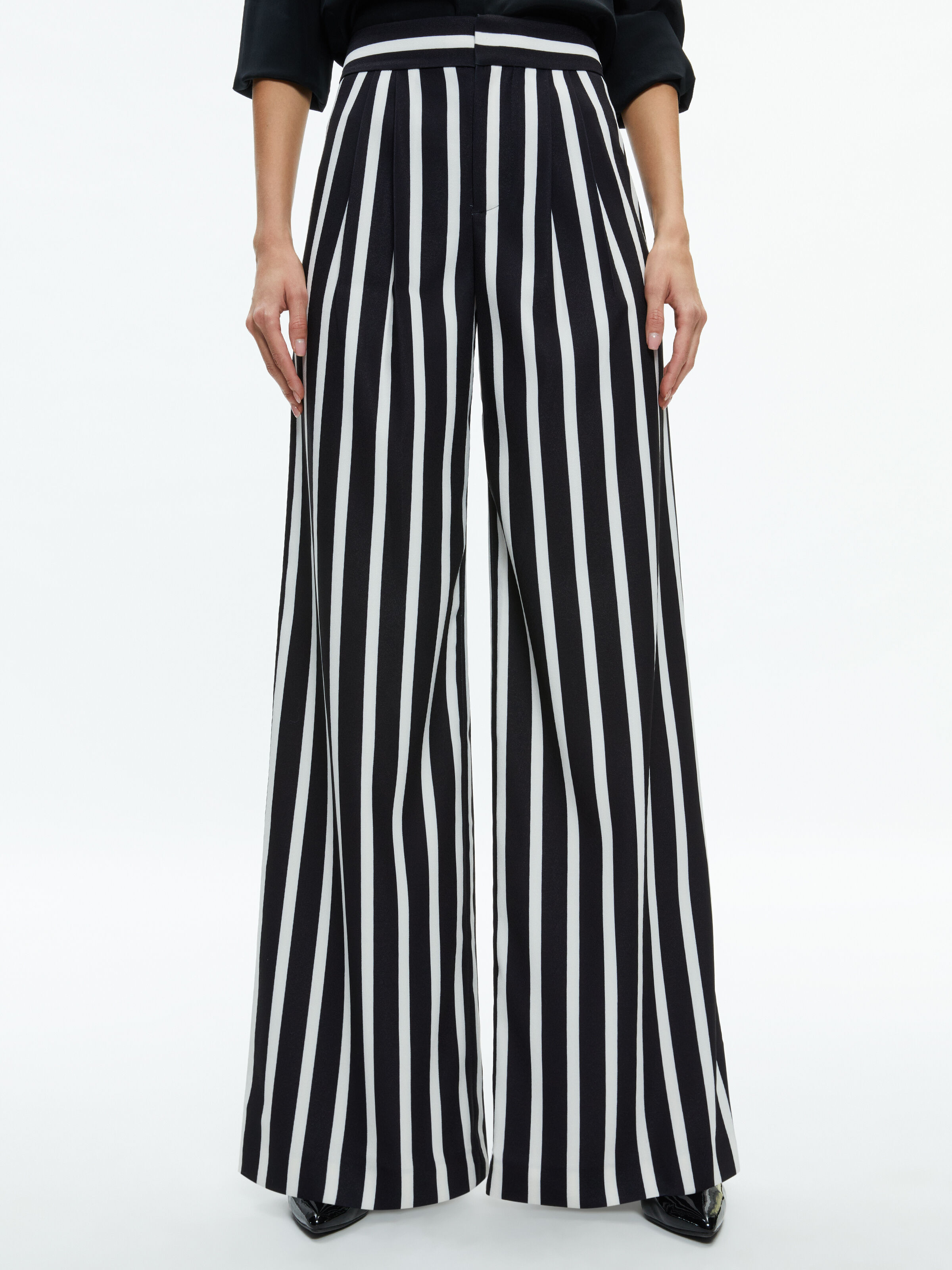 Alice olivia striped pants outlet