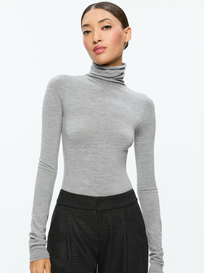JOYCE LONG TURTLENECK - MEDIUM HEATHER GREY - Alice And Olivia
