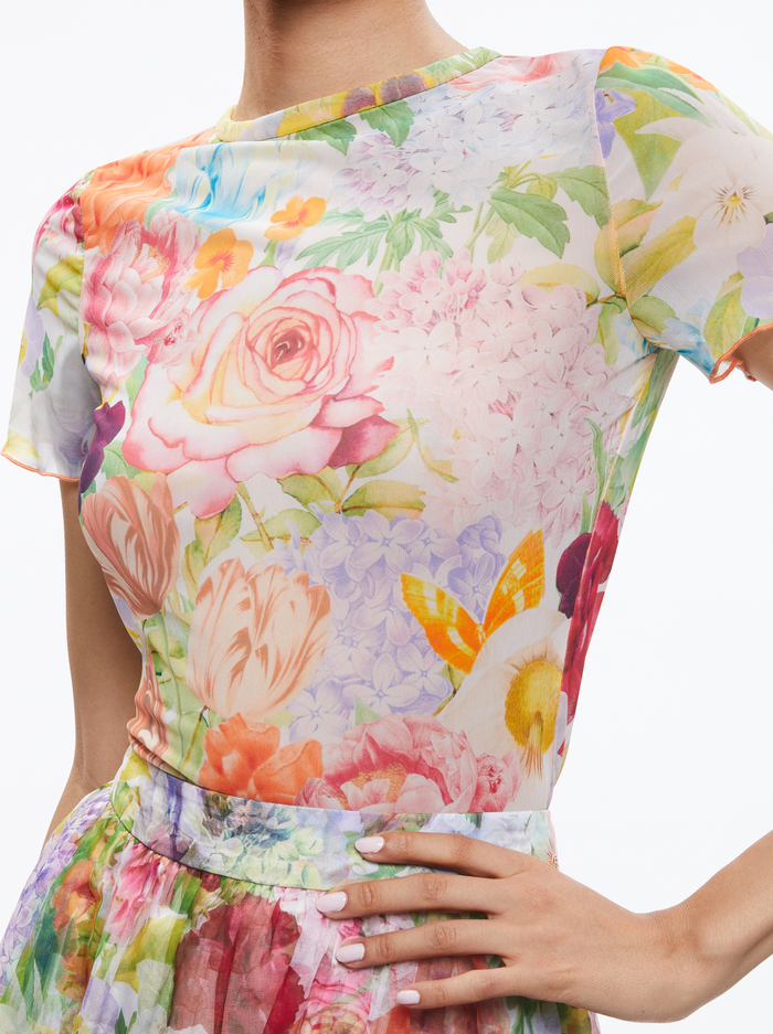 DELAINA SHORT SLEEVE LETTUCE TRIM CROP TOP - DAWN FLORAL image 3 - Alice And Olivia