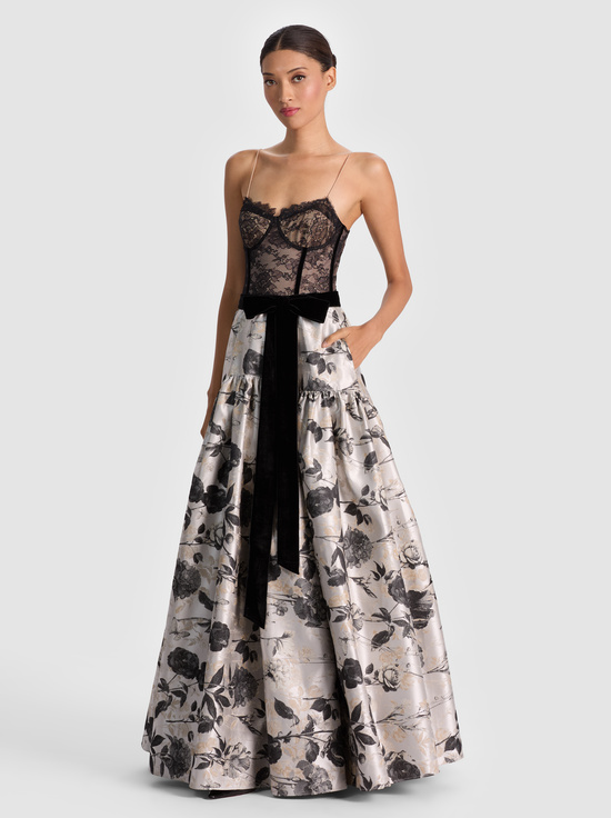 ARDEN FOREST/BLACK-THERA TIERED GOWN
