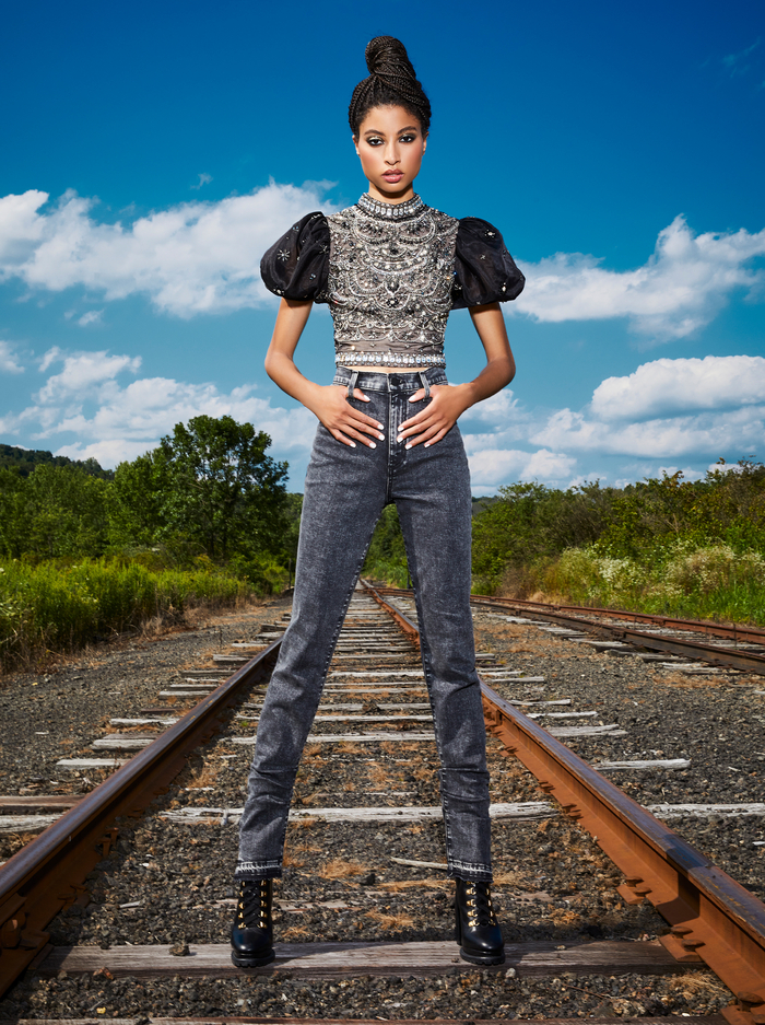 OLINDA MOCK NECK CROP TOP - BLACK/GUNMETAL image 6 - Alice And Olivia