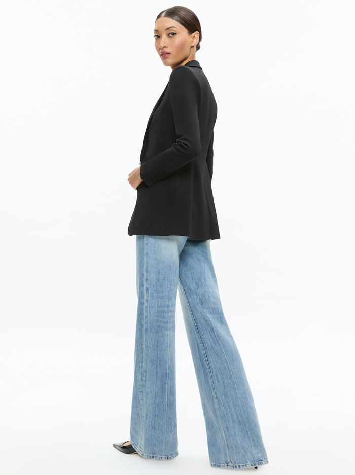 BREANN FITTED BLAZER - BLACK image 2 - Alice And Olivia