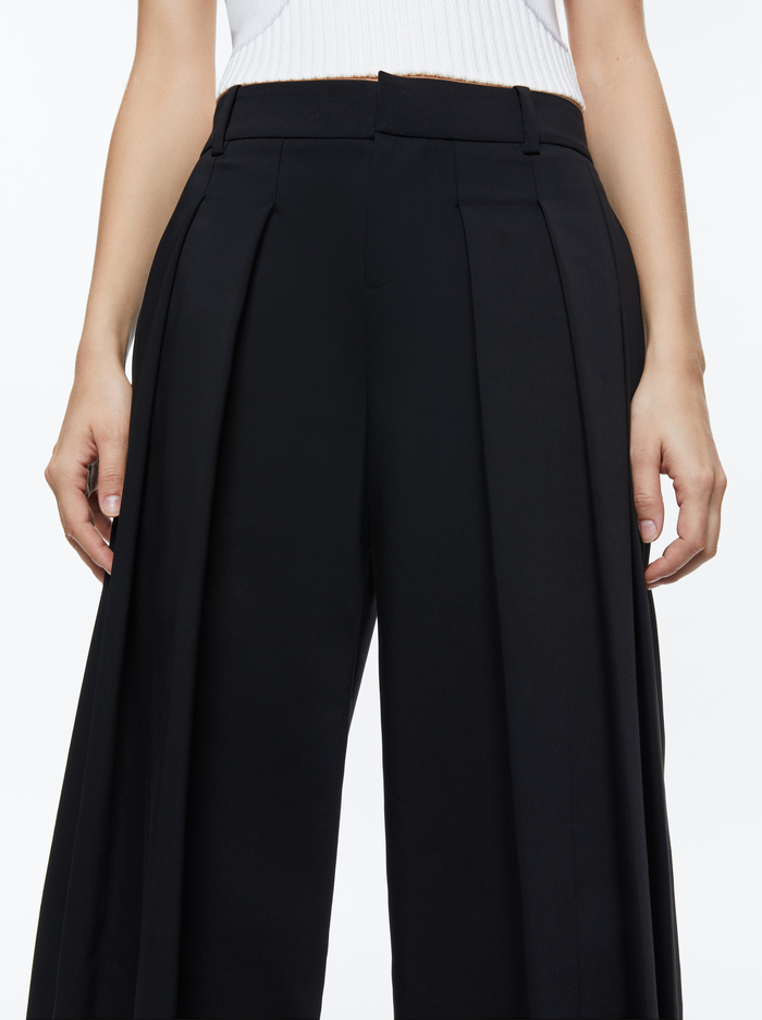 BLAIRE WIDE LEG PLEATED PANT - BLACK image 3 - Alice And Olivia