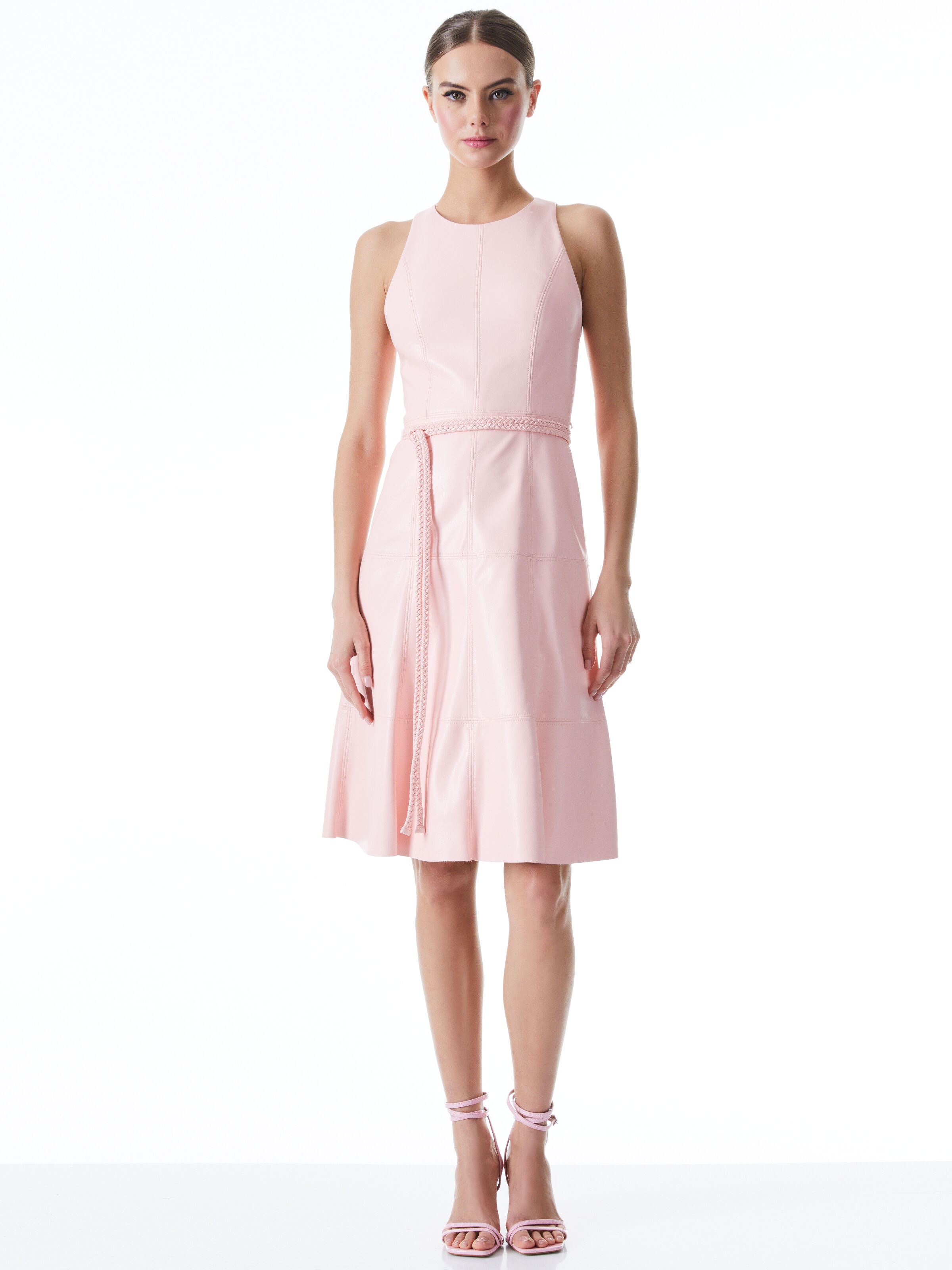 Alice+Olivia■Leandra Belted Dress■ドレス Alice + Olivia Leandra Belted Dress in Natural | Lyst