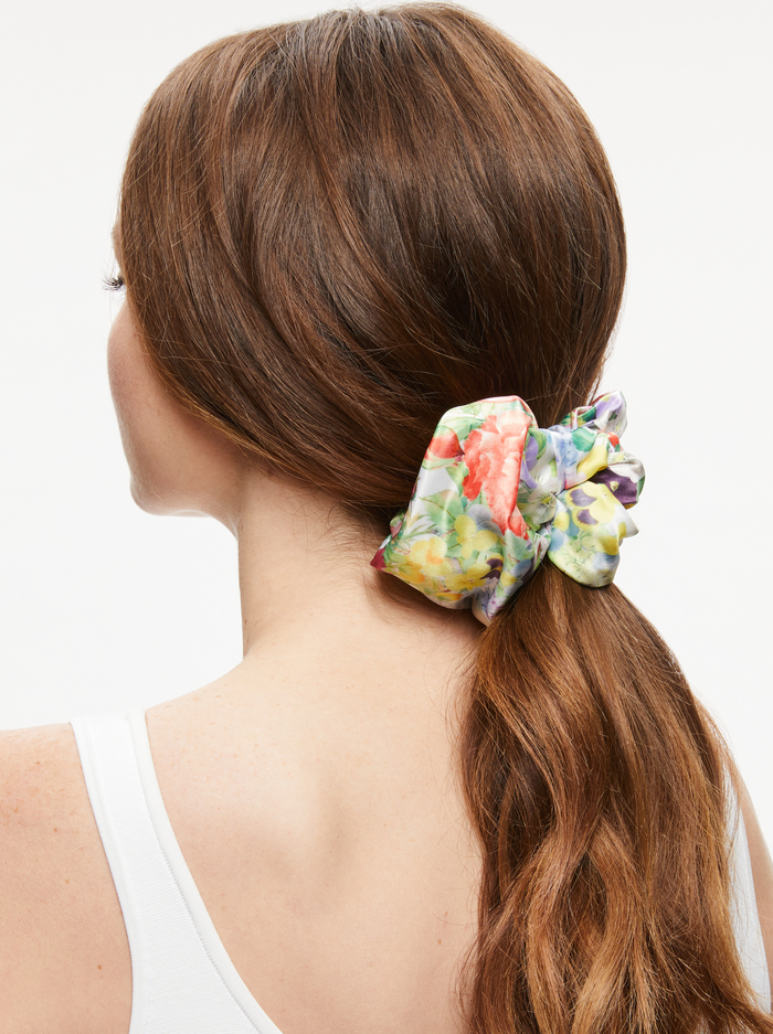 CHER LARGE SCRUNCHIE - DAWN FLORAL image 1 - Alice And Olivia
