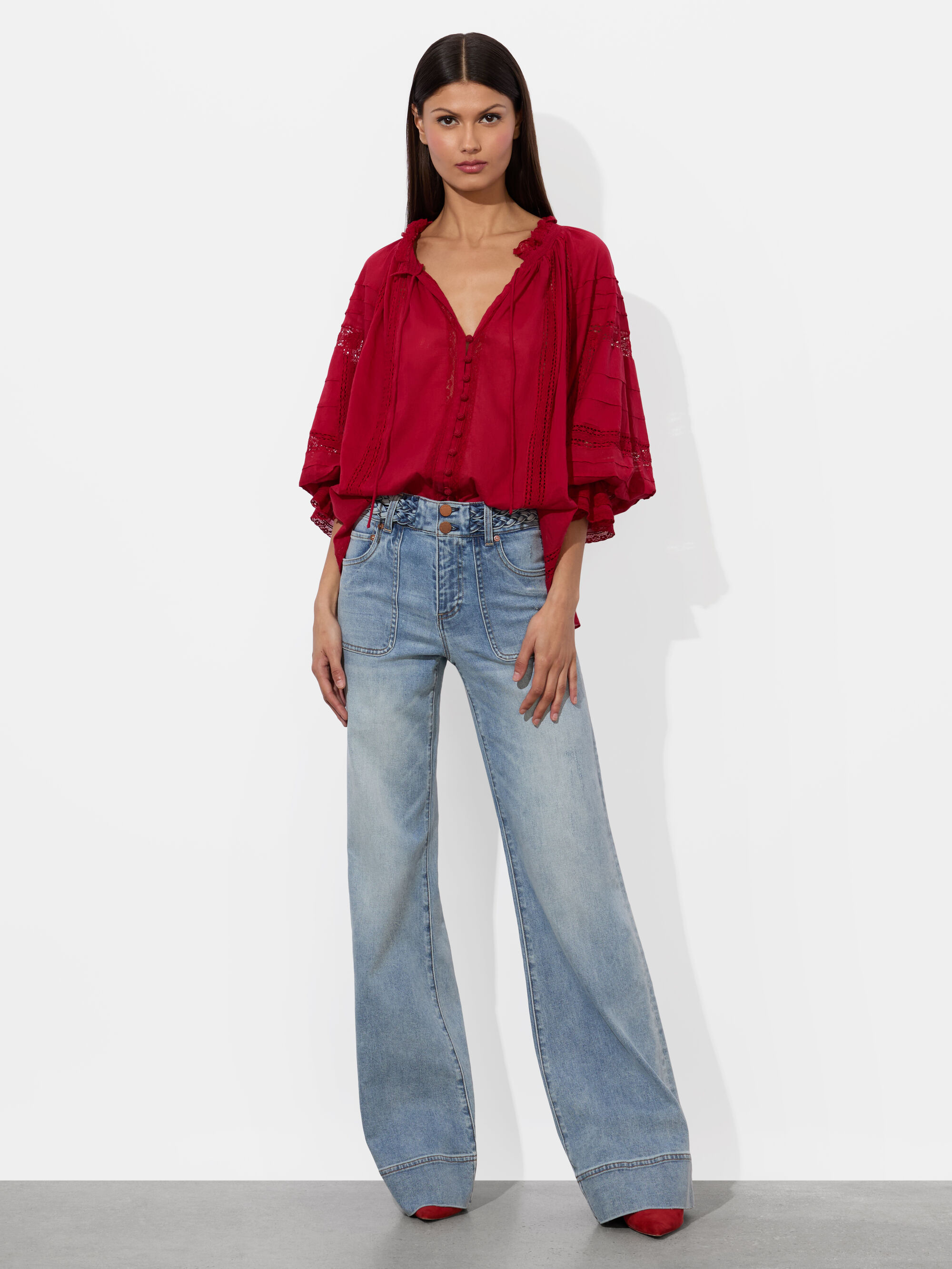 Alice + Olivia Josephine Blouse in Flourish Sm