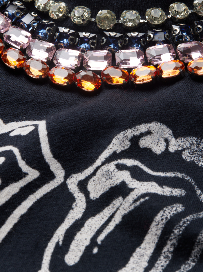 MAXIE EMBELLISHED BAND TEE - BLACK/MULTI image 1 - Alice And Olivia