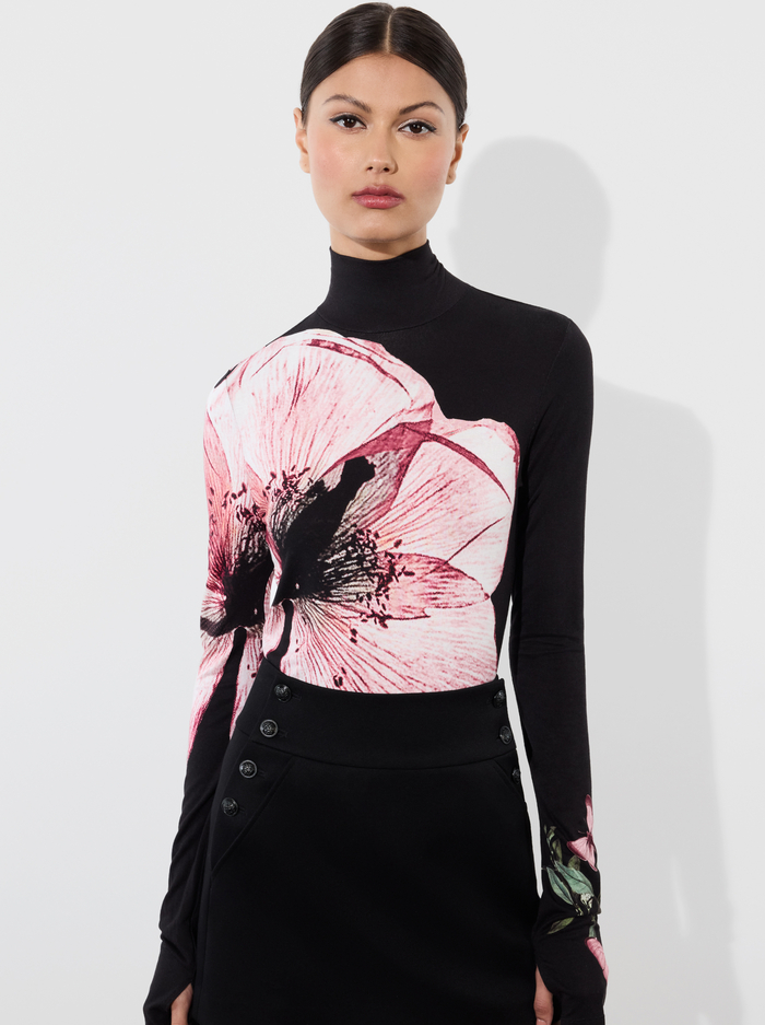DELAINA LONG SLEEVE TURTLENECK TOP - LUNA FLORAL - Alice And Olivia