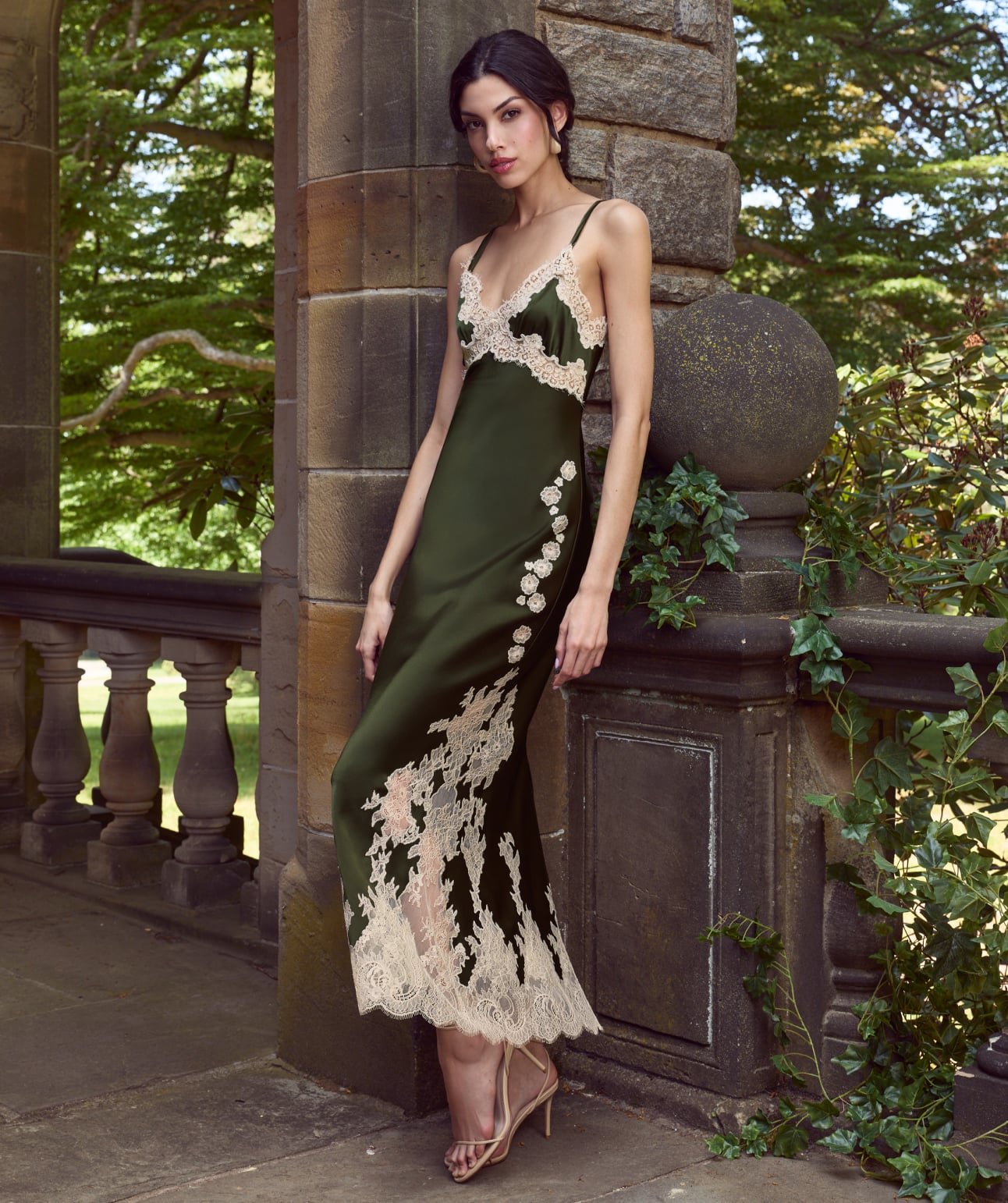 DRESSES