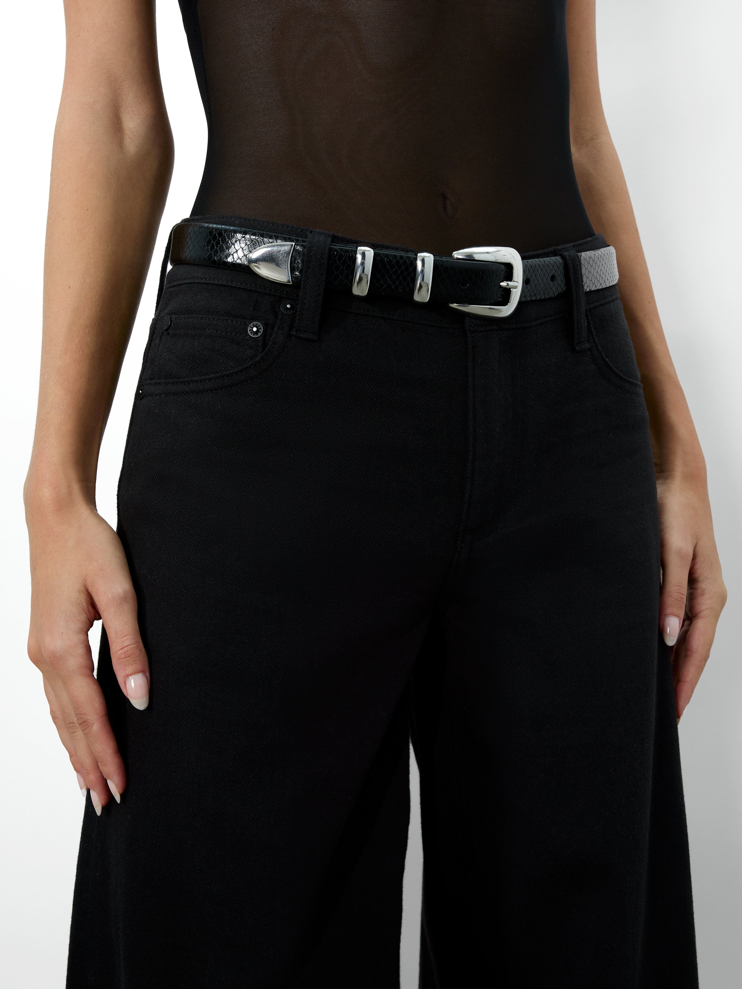 Alice And Olivia Hayden Buckle Belt In Black/silver