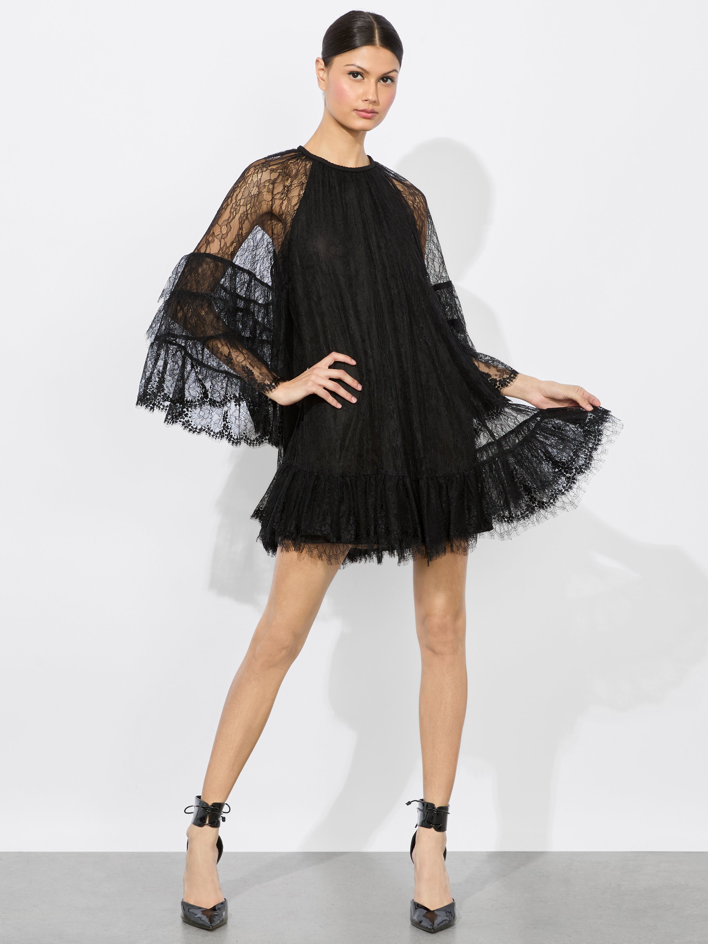 Alice And Olivia Delia Ruffled Tunic Dress In Black