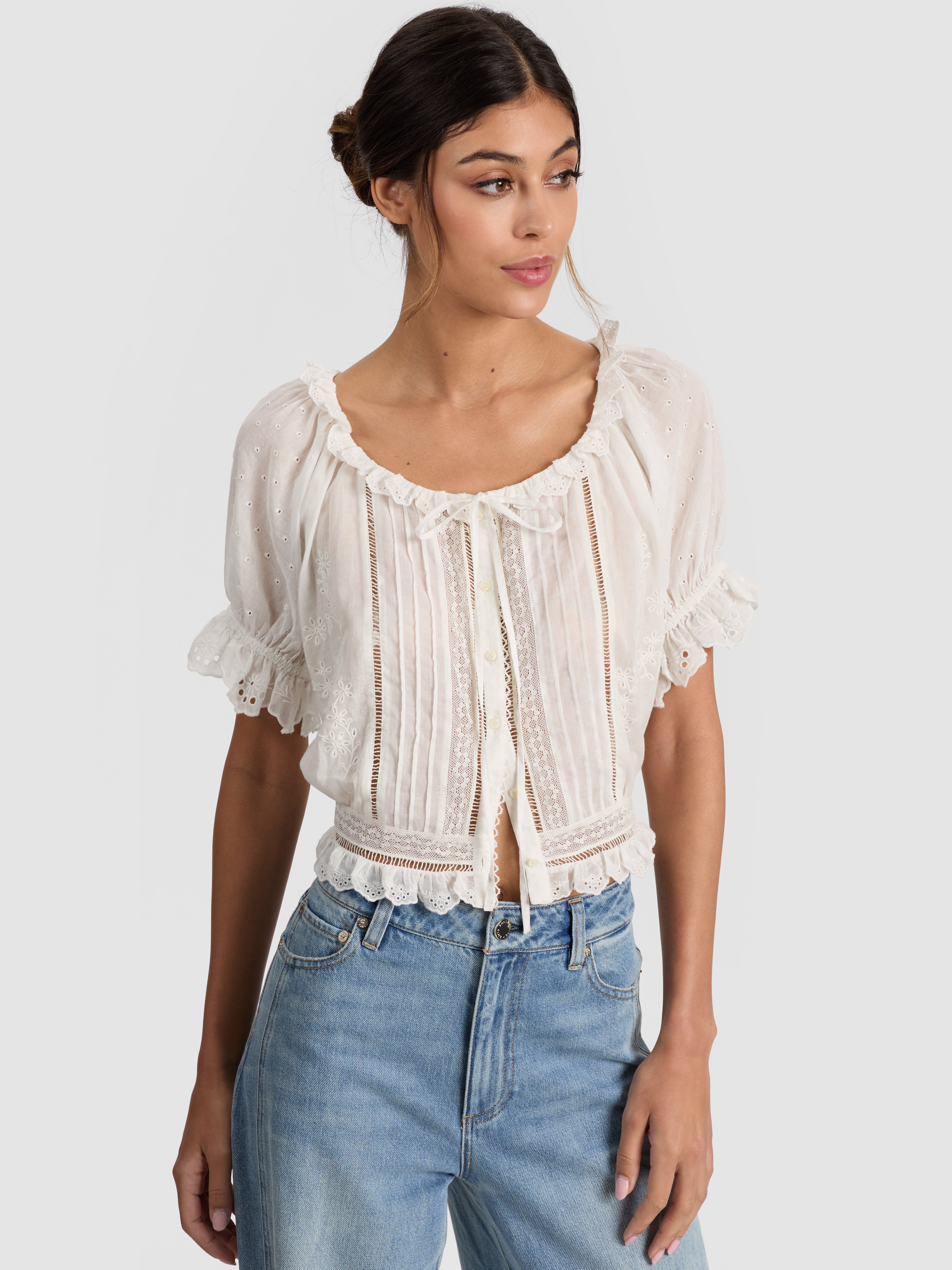 Alice And Olivia Mclaine Puff Sleeve Blouse In White